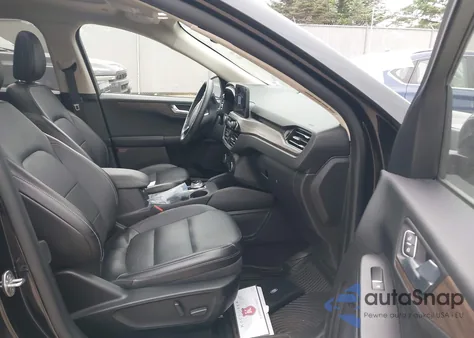 2020 Ford Escape Titanium z USA, uszkodzony, nr VIN 1FMCU9J98LUA34750